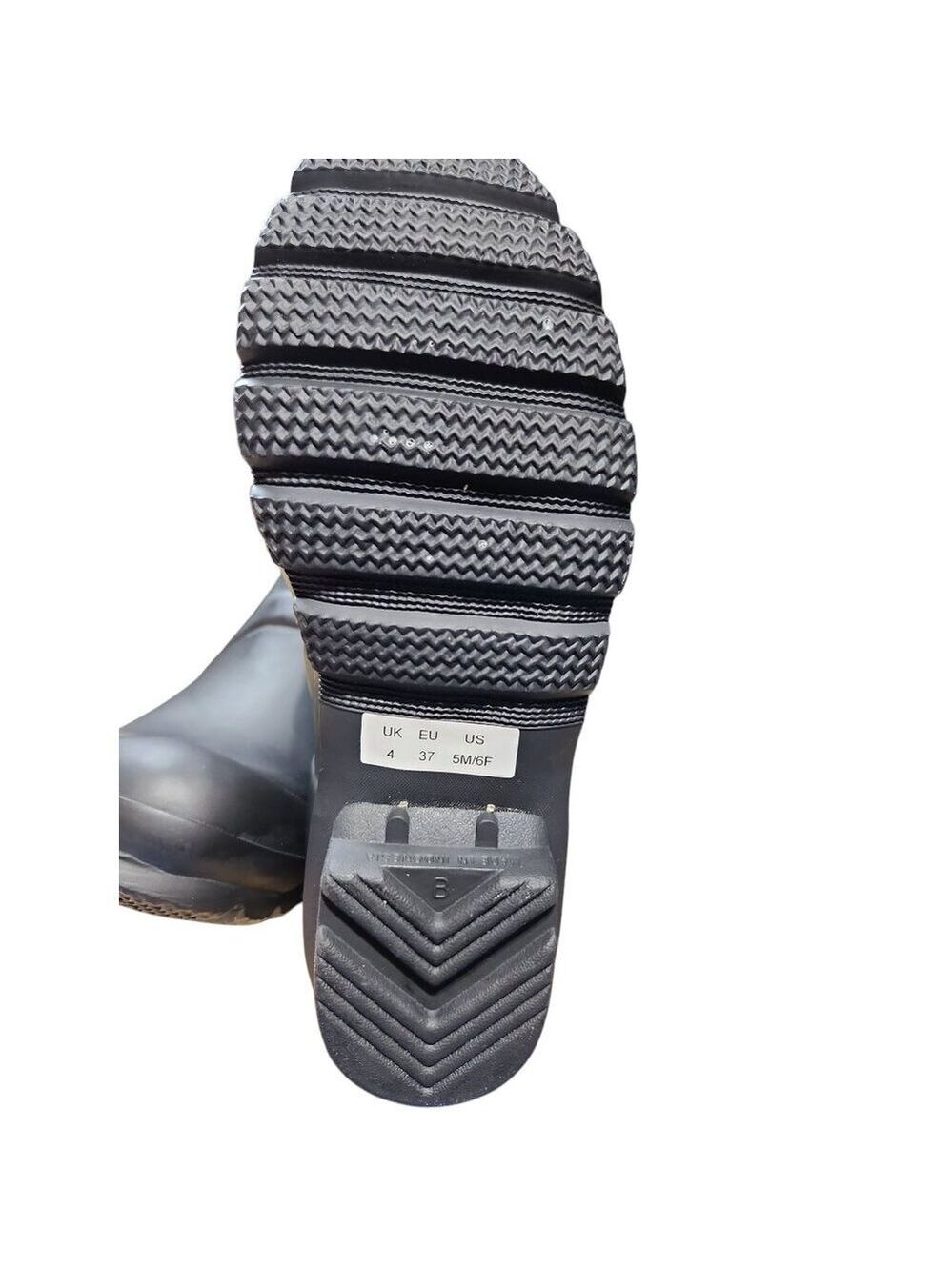 Hunter boots US 5Male/6 Female - Picture 2 of 5